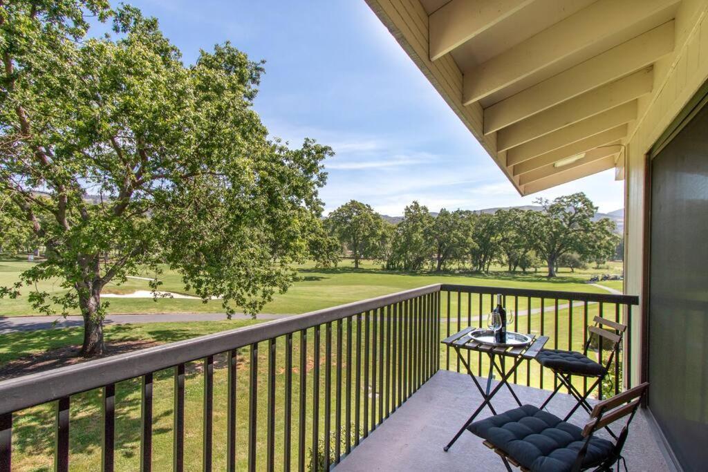 Top Floor Napa Condo w/ Golf Views Near Wineries view 3