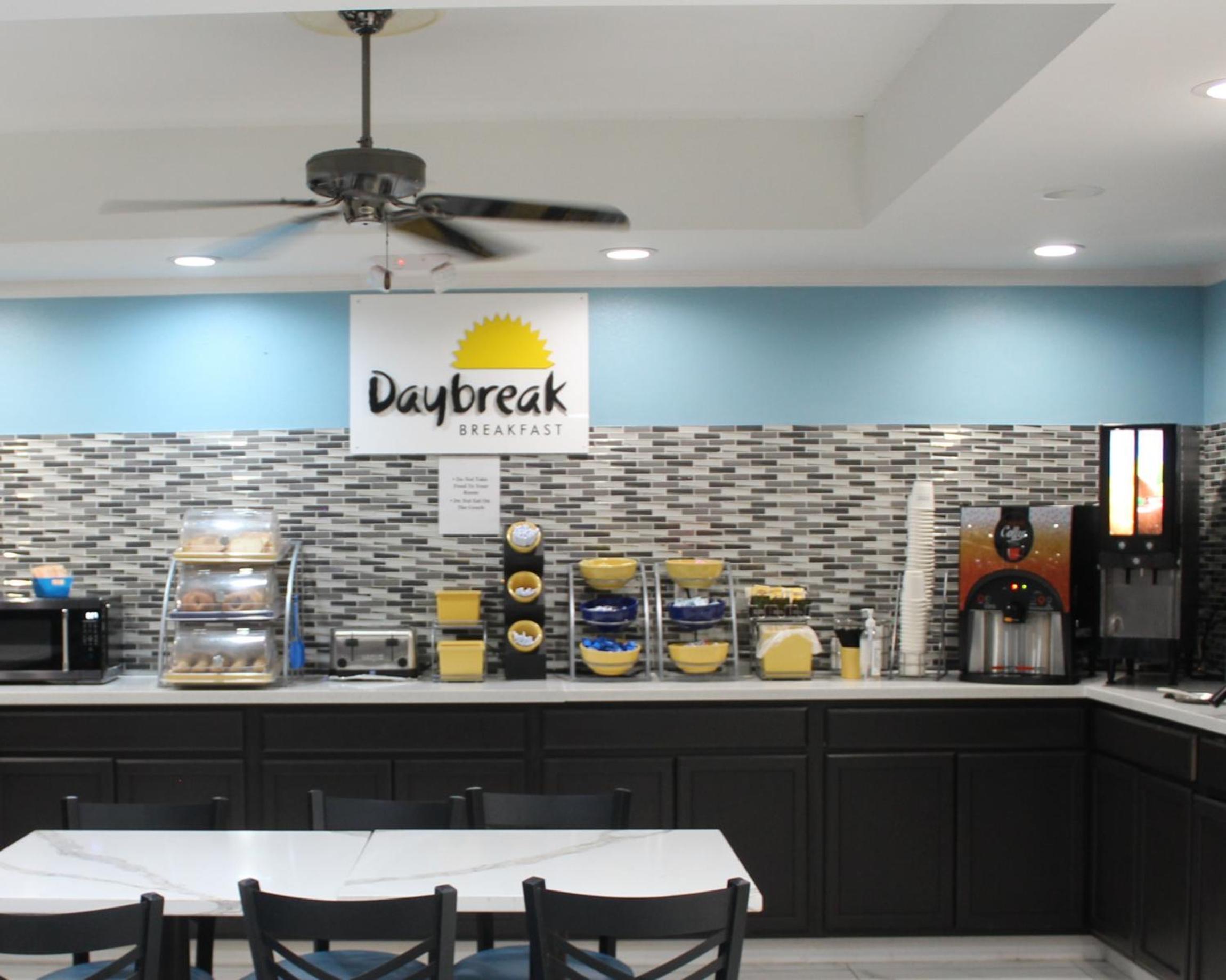 Marianna Vacations - Days Inn by Wyndham Marianna - Property Image 26