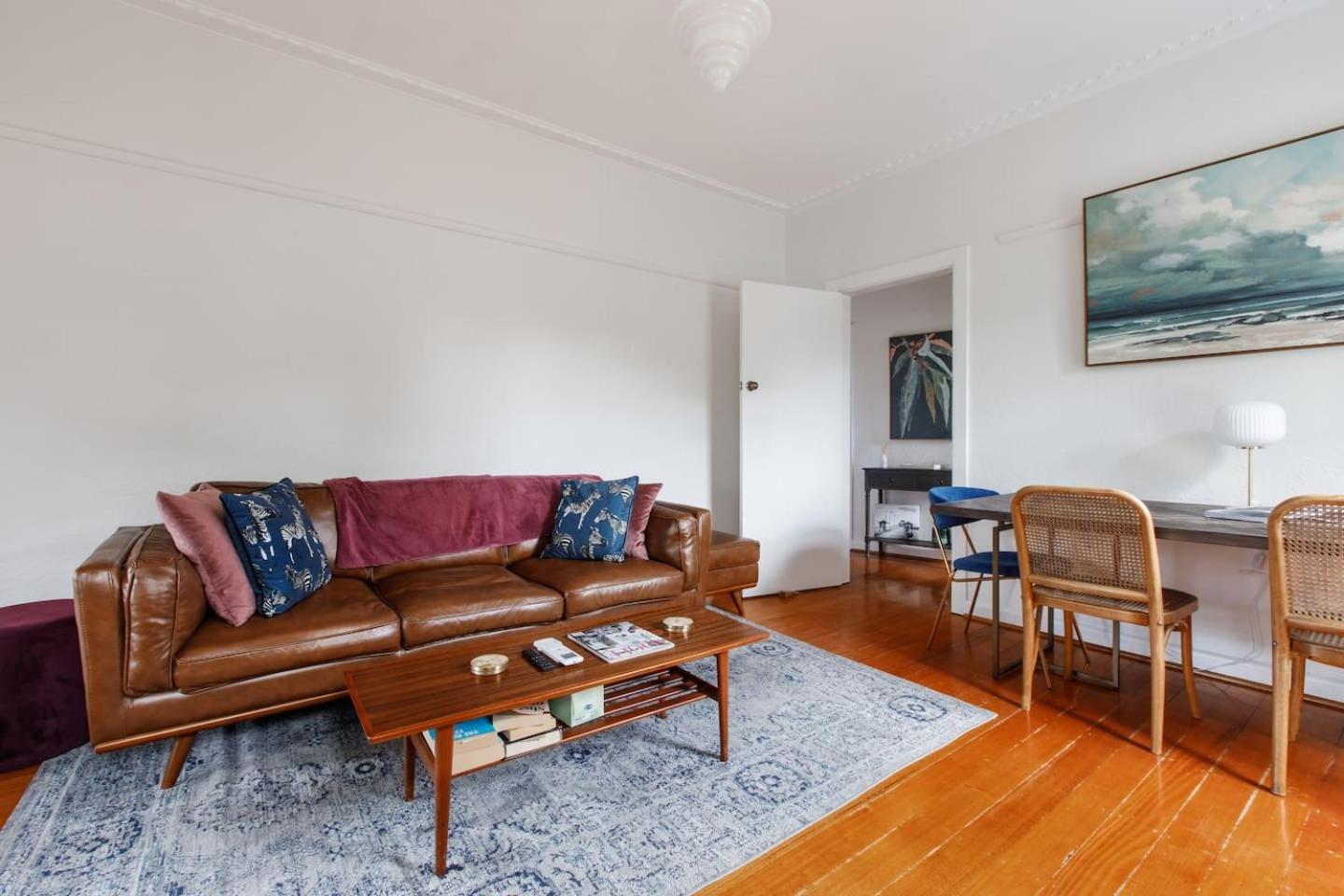 Charnwood Vintage - Effortless Elegance in St Kilda