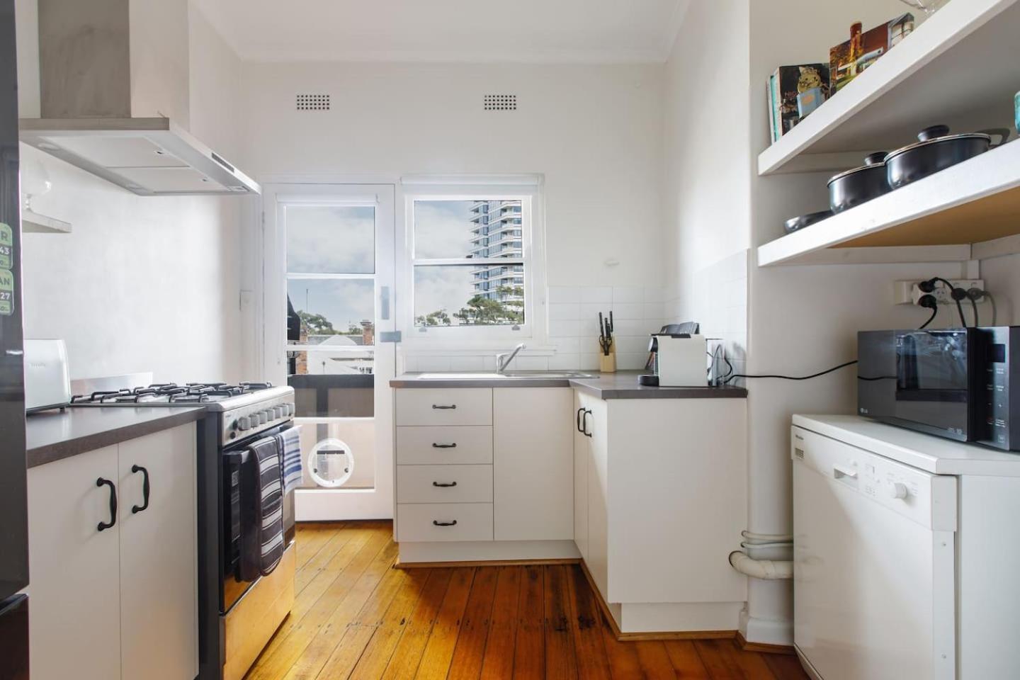 Charnwood Vintage - Effortless Elegance in St Kilda