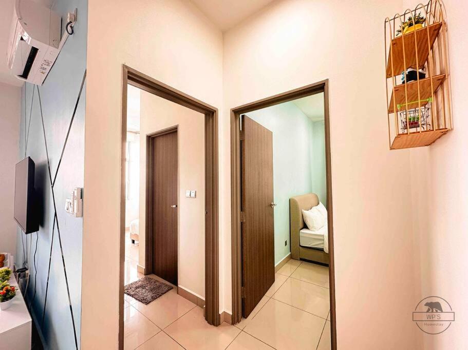 LARKIN SKS HABITAT 2bdr By WP HOMESTAY