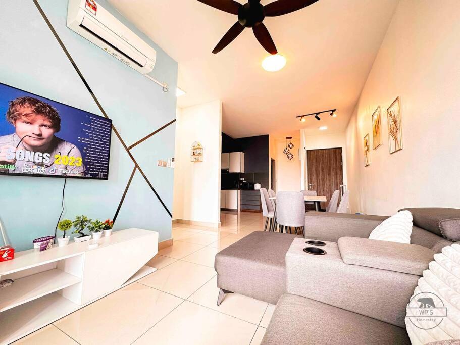 LARKIN SKS HABITAT 2bdr By WP HOMESTAY