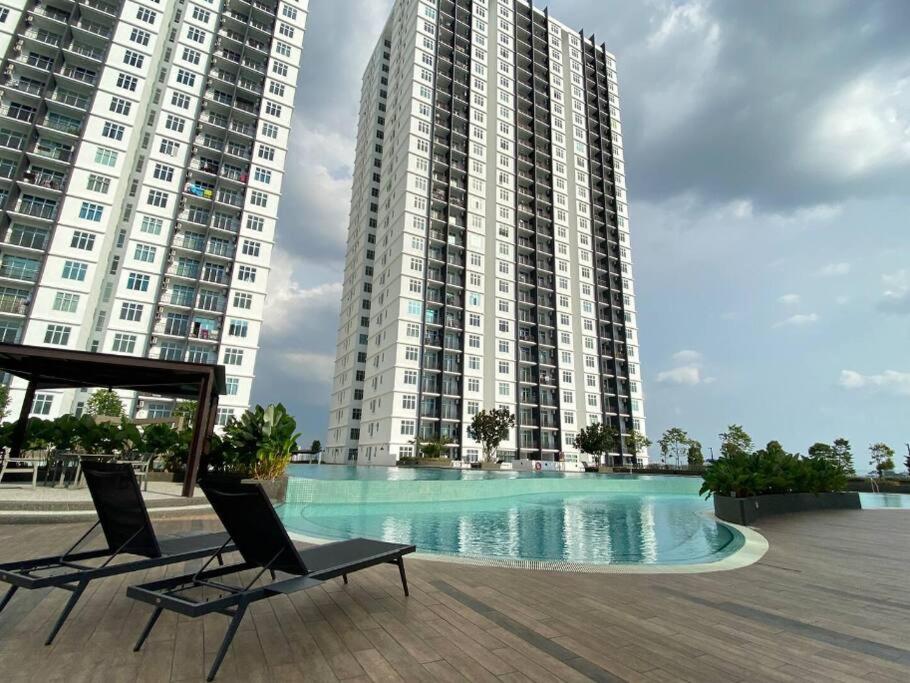 LARKIN SKS HABITAT 2bdr By WP HOMESTAY