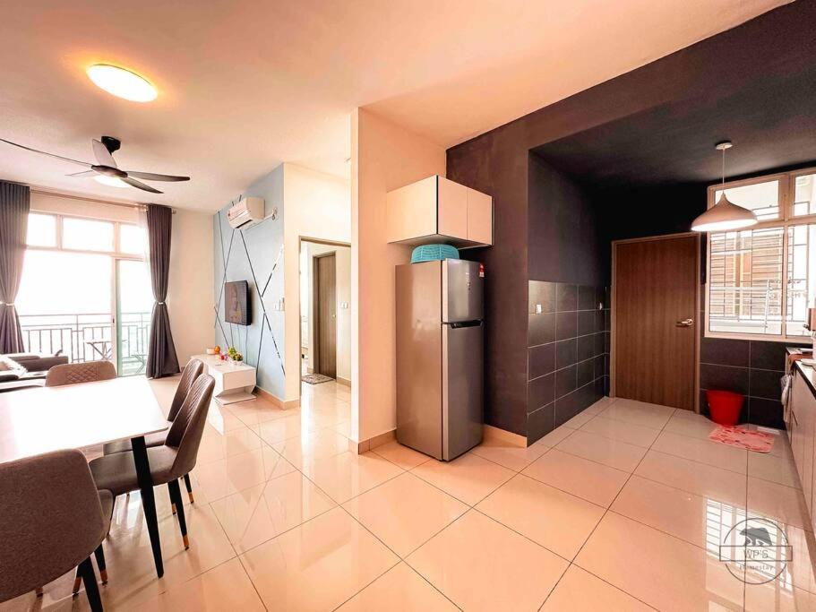 LARKIN SKS HABITAT 2bdr By WP HOMESTAY