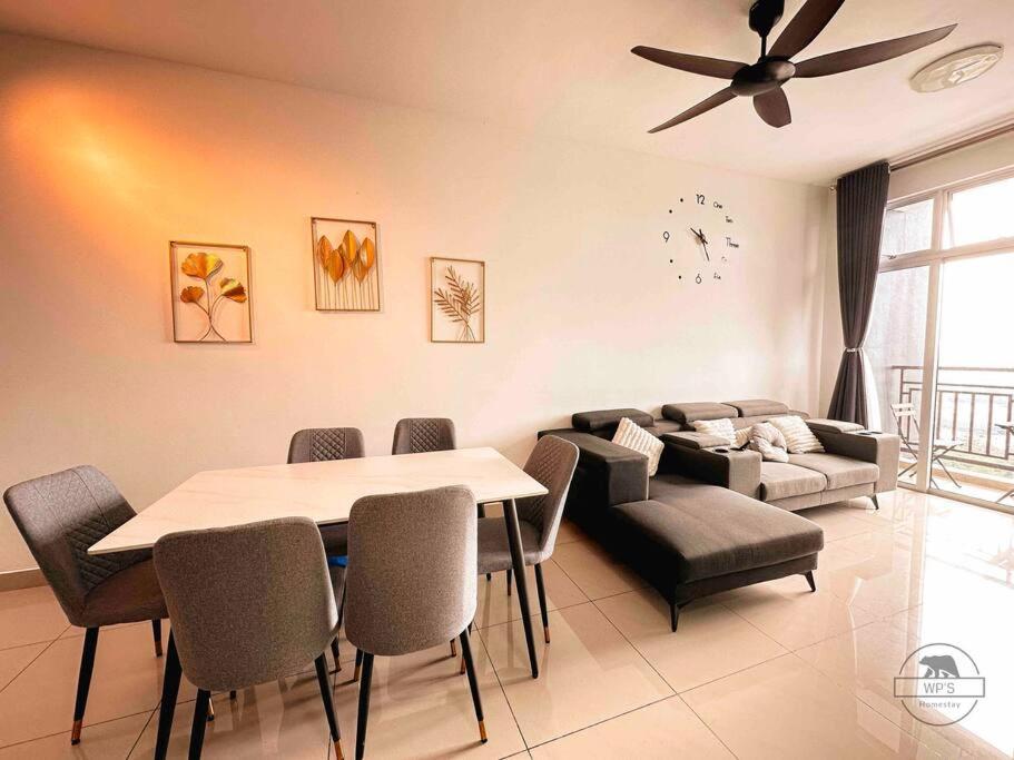 LARKIN SKS HABITAT 2bdr By WP HOMESTAY