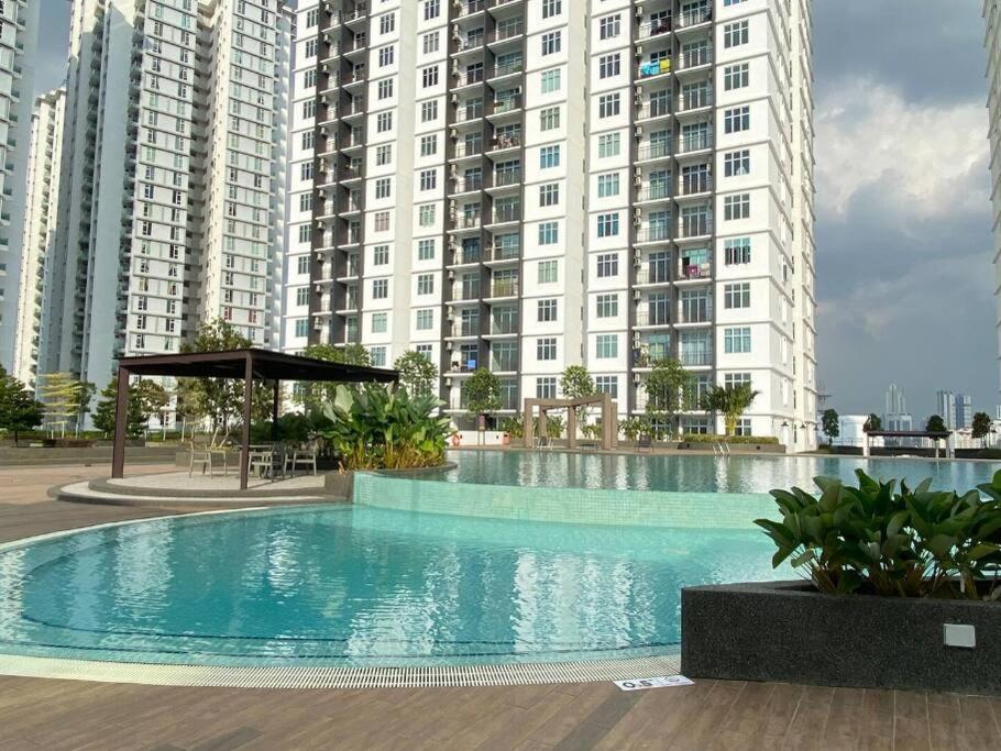 LARKIN SKS HABITAT 2bdr By WP HOMESTAY