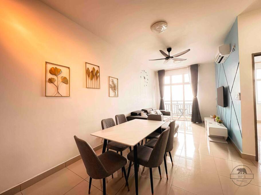 LARKIN SKS HABITAT 2bdr By WP HOMESTAY