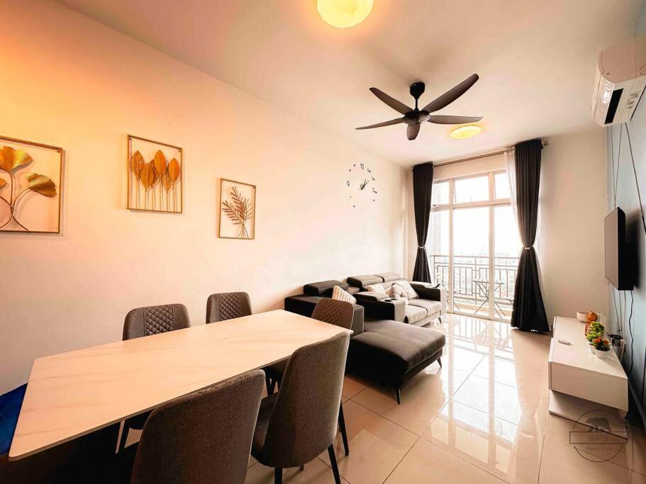 LARKIN SKS HABITAT 2bdr By WP HOMESTAY