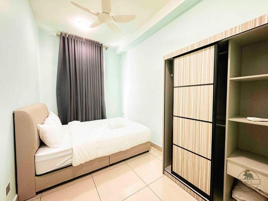 LARKIN SKS HABITAT 2bdr By WP HOMESTAY