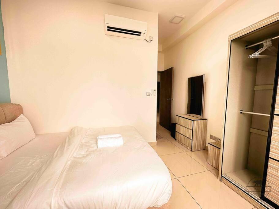 LARKIN SKS HABITAT 2bdr By WP HOMESTAY