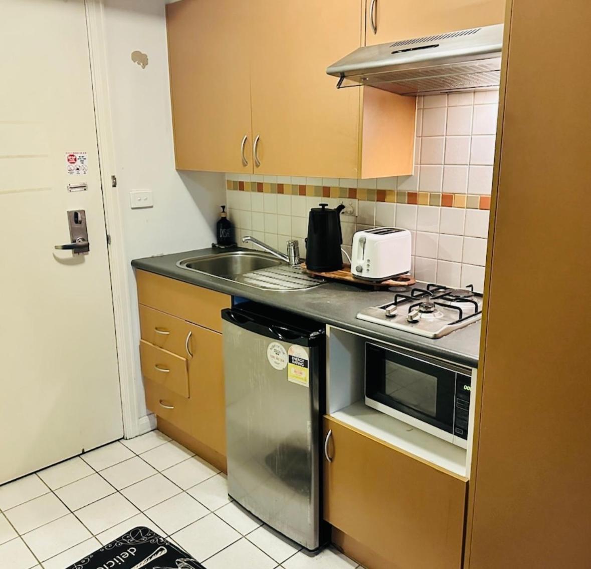 Studio Apartment in Melbourne CBD photo 3