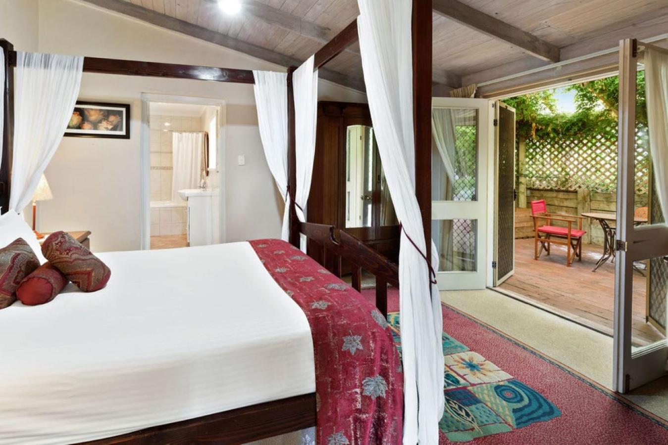 Clarendon Chalets - Property Image 4