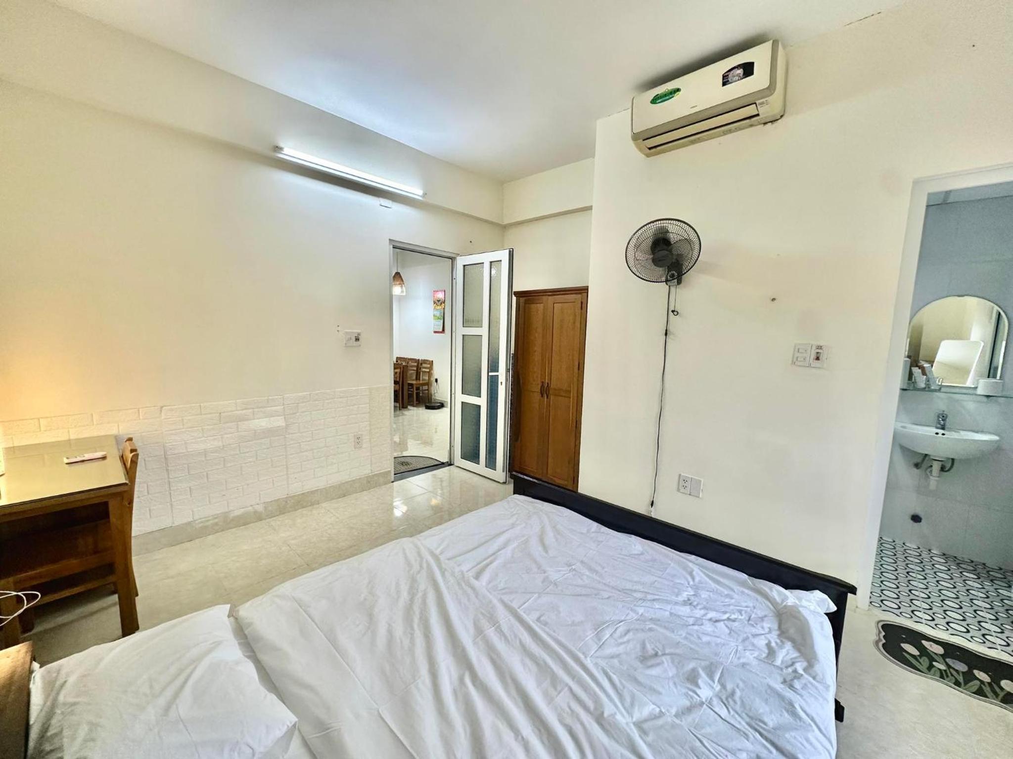 SARAH HOMESTAY