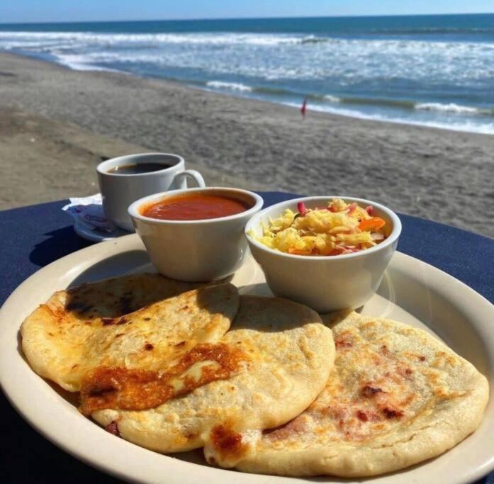 Guanaco House El Salvador AC, Wi-Fi, Hot Water view 3