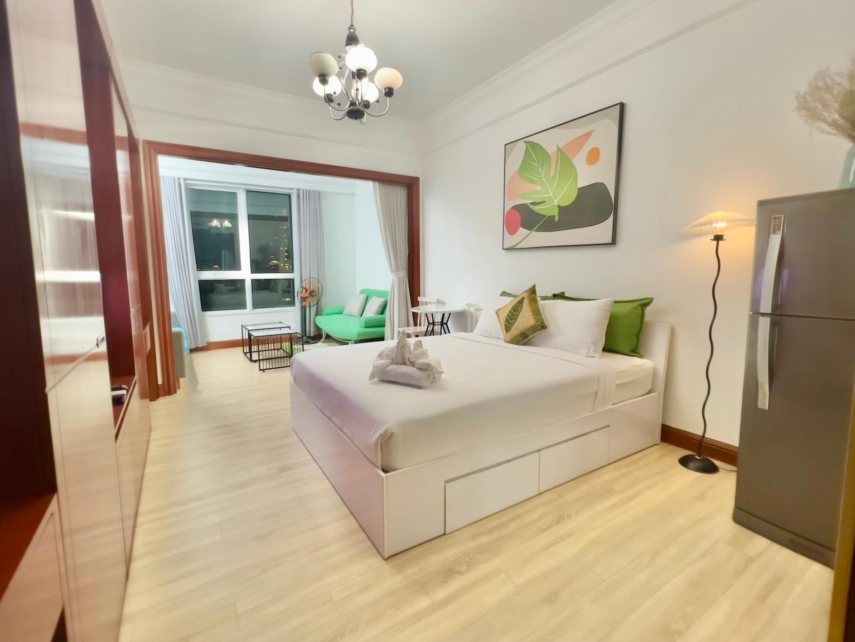 Diny ApartHotel - Rooftop Pool - The Manor 2