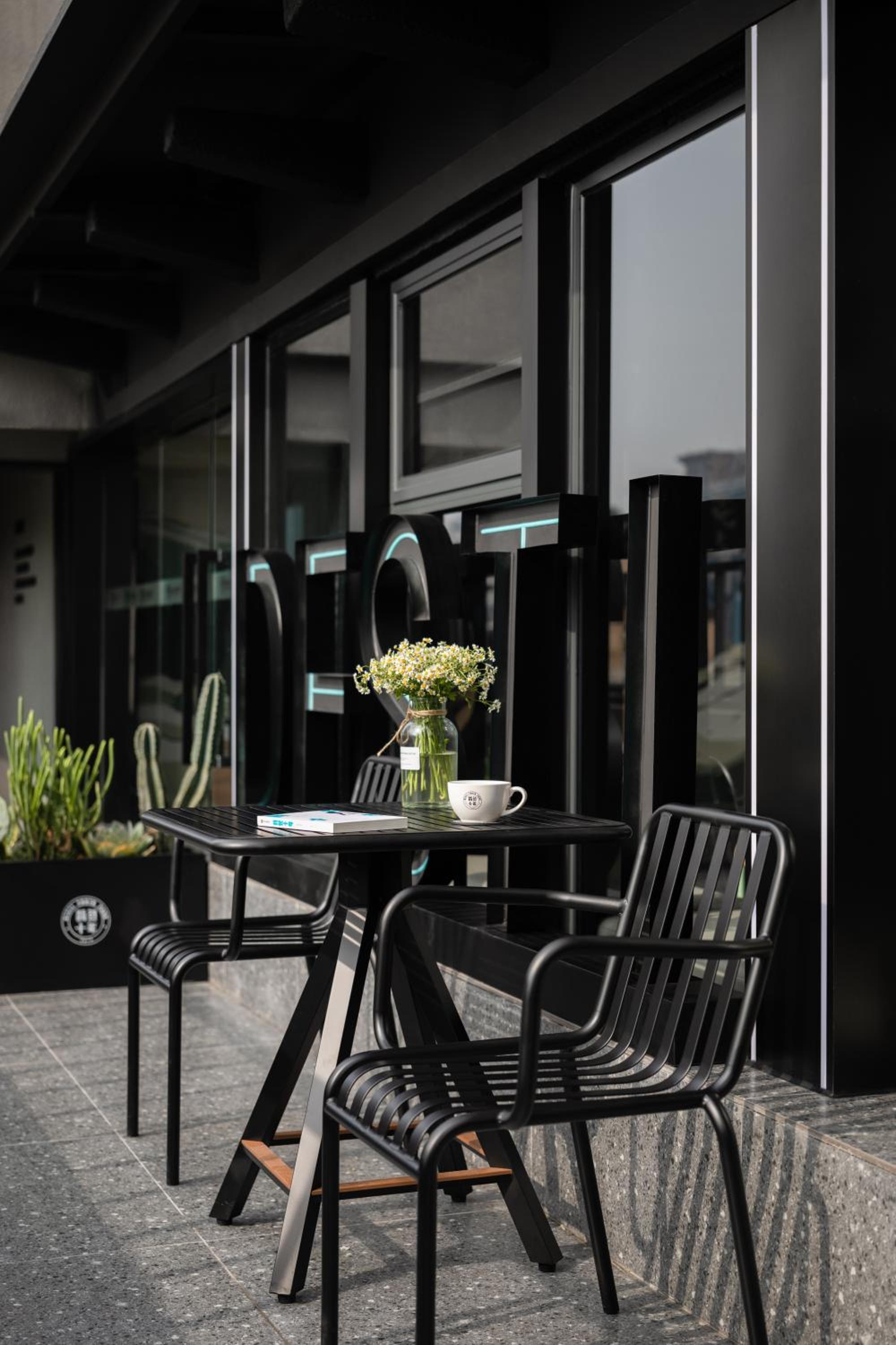 Chengdu Desti Youth Park Hostel TaiKooLi - Cafe& Bar& Luggage Storage& Large Public Area