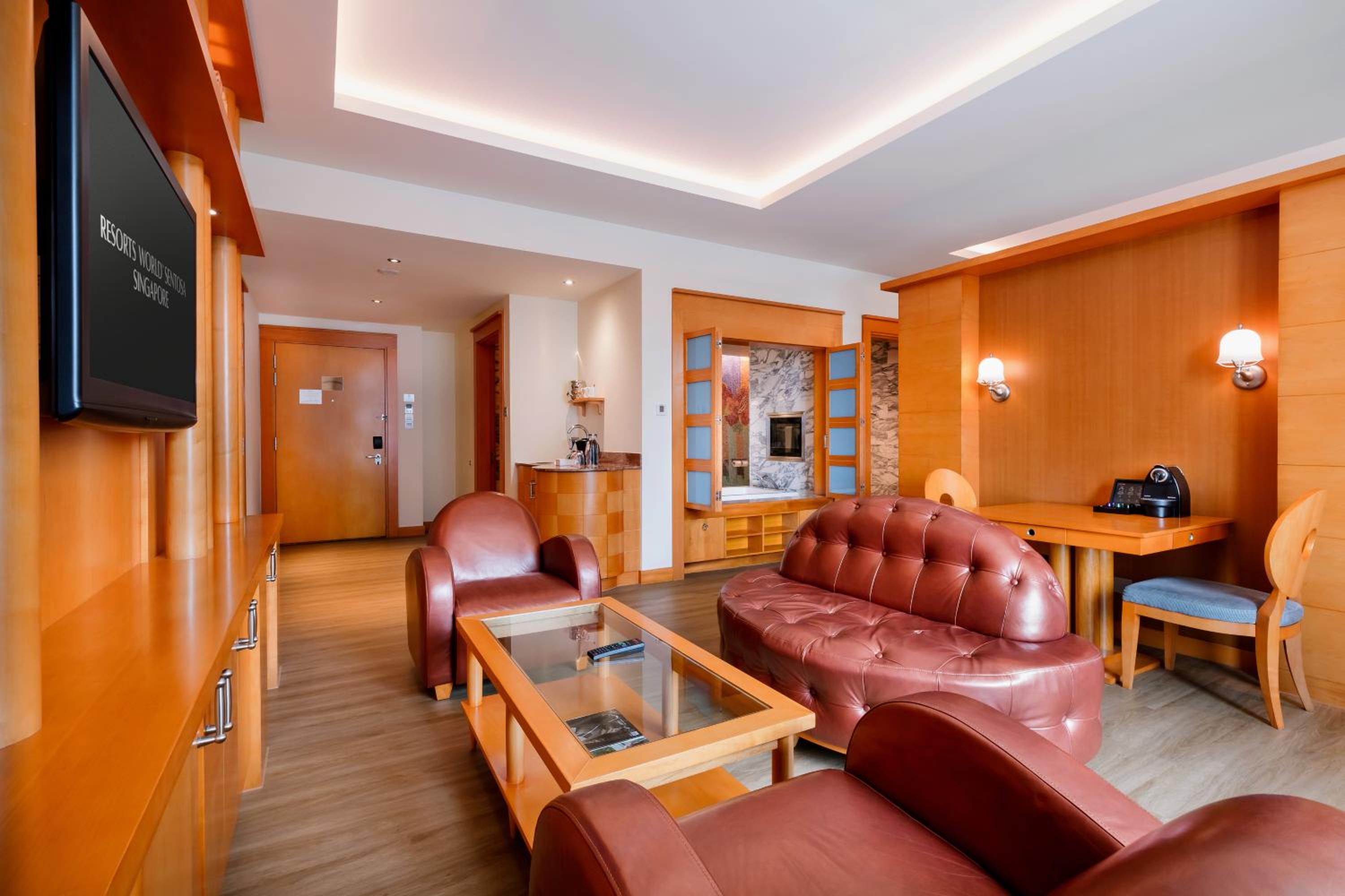 Resorts World Sentosa - Hotel Michael