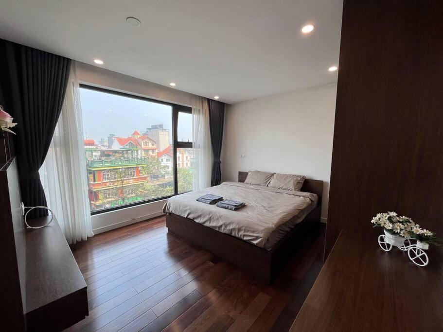 West Lake D’ Leroi Soleil 3 bedroom Apt