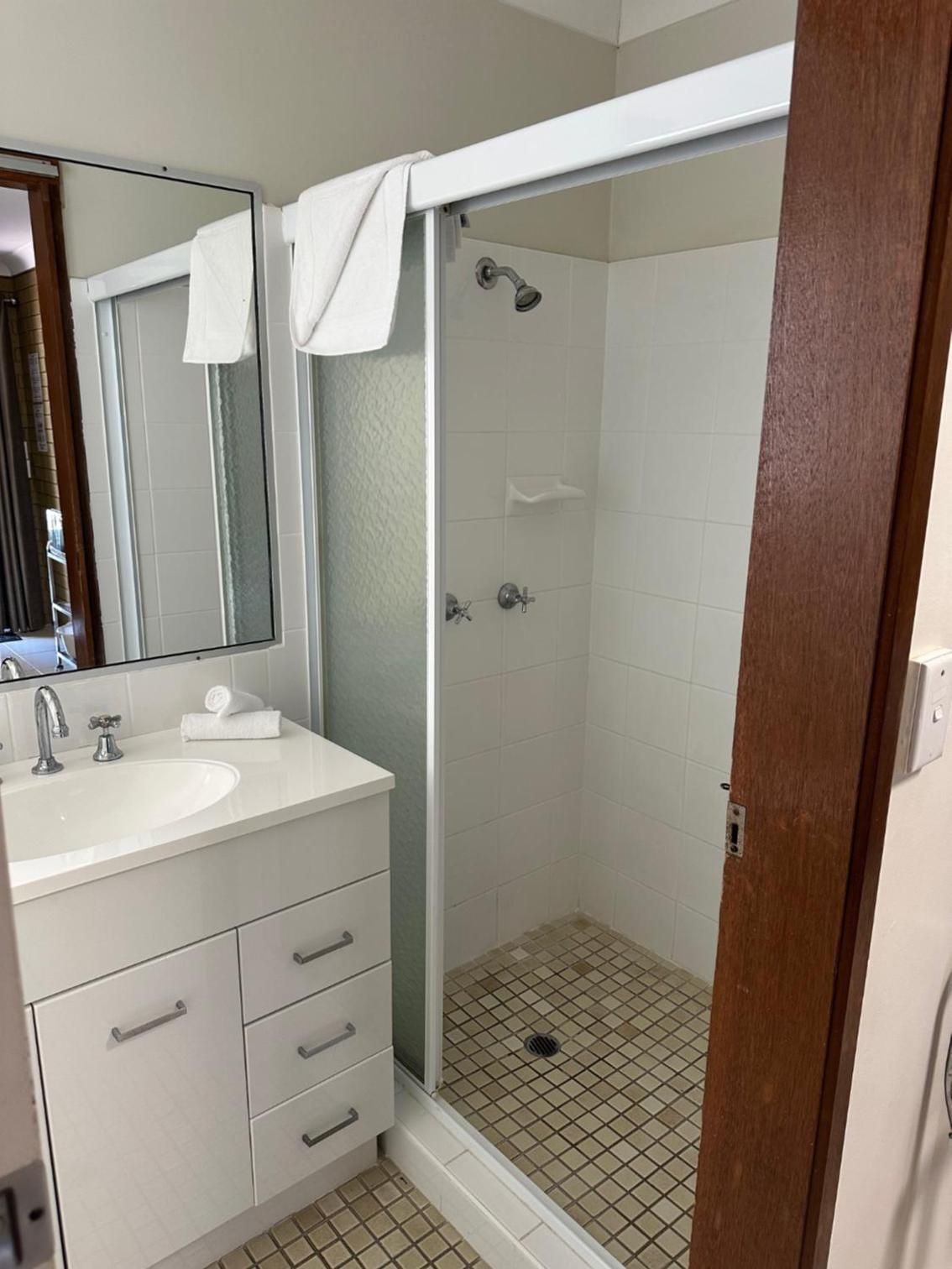 Gold Coast Airport Motel - Only 300 Meters To Airport Terminal