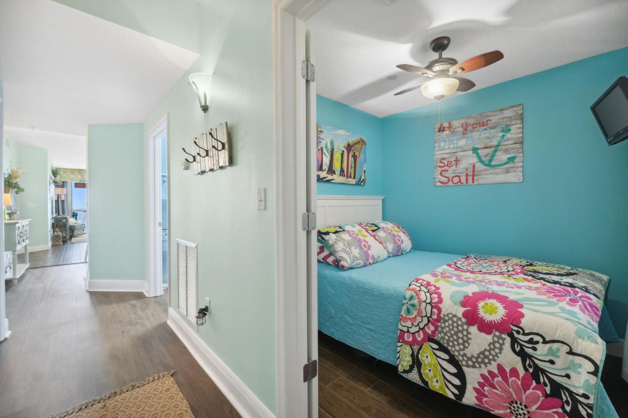 BEACH PARADISE CONDO