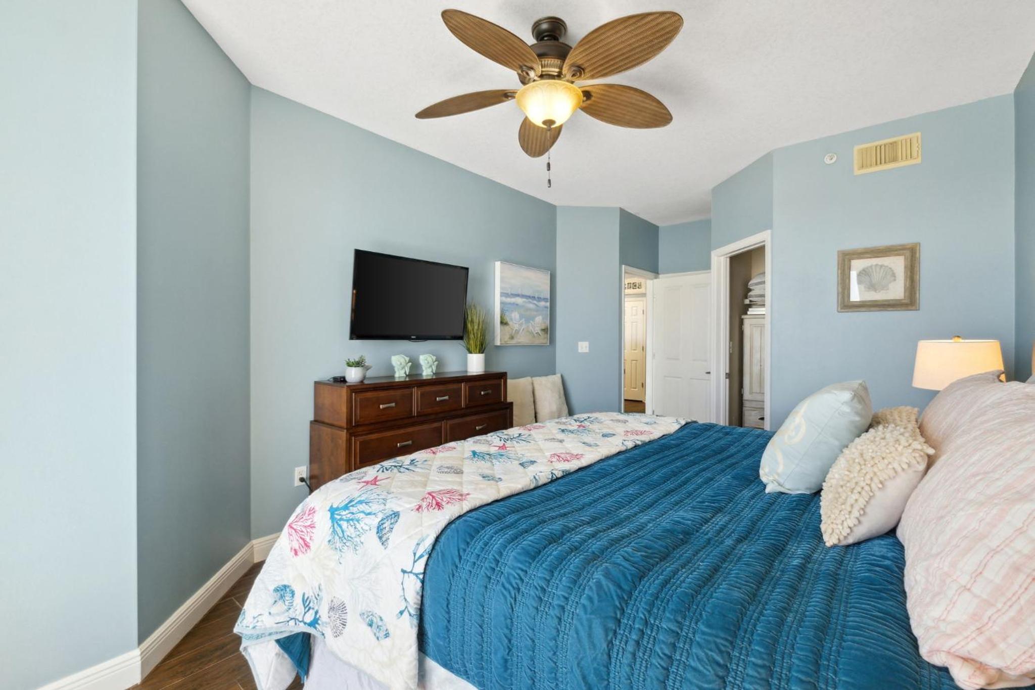 BEACH PARADISE CONDO