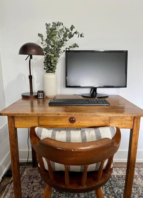New and Cozy Cottage Minutes to Blue Mountain