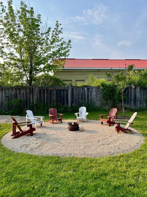 New and Cozy Cottage Minutes to Blue Mountain