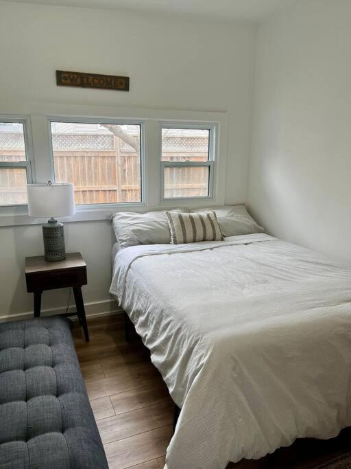 New and Cozy Cottage Minutes to Blue Mountain