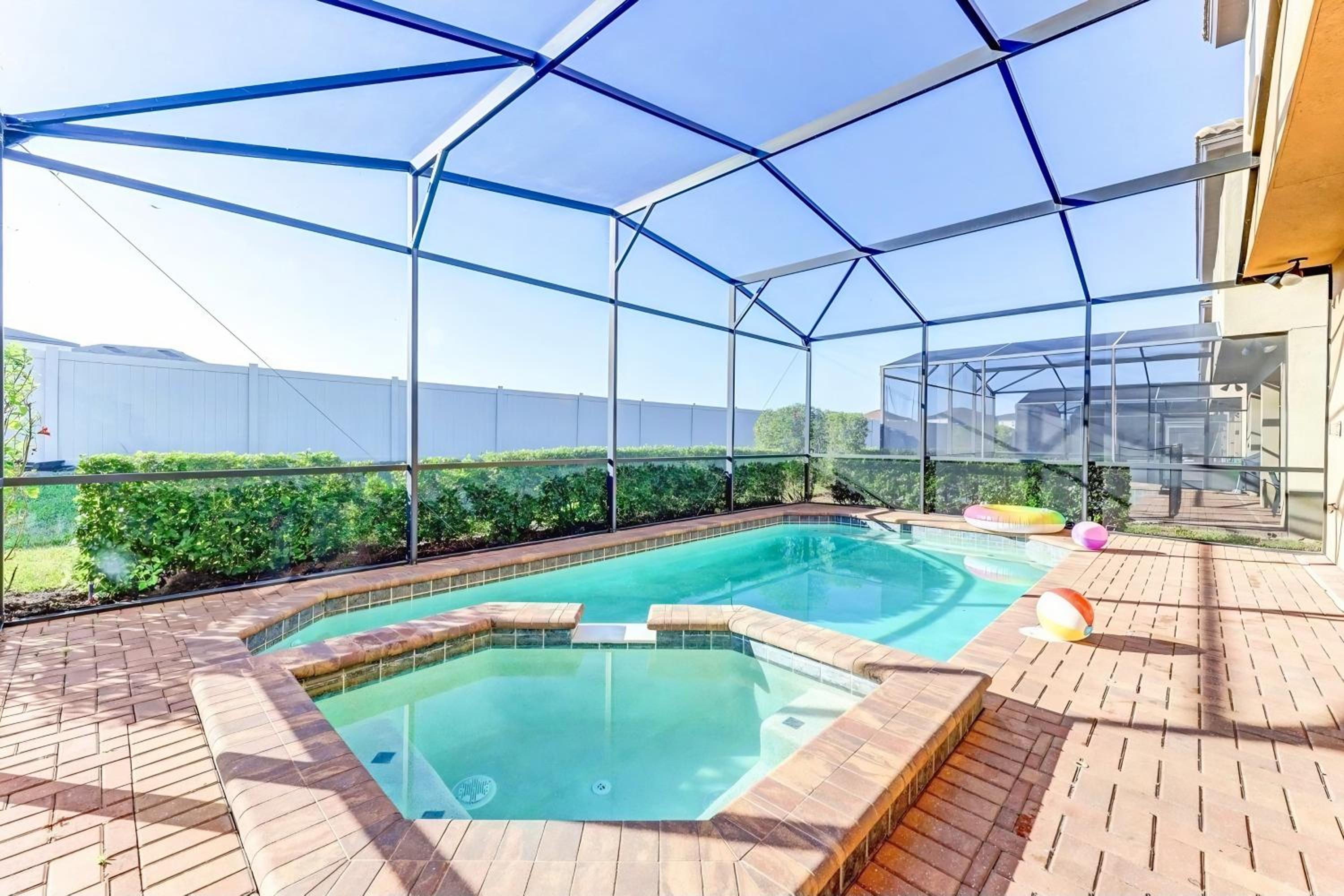 Spacious Family Villa Pool Parking Near Disney World
