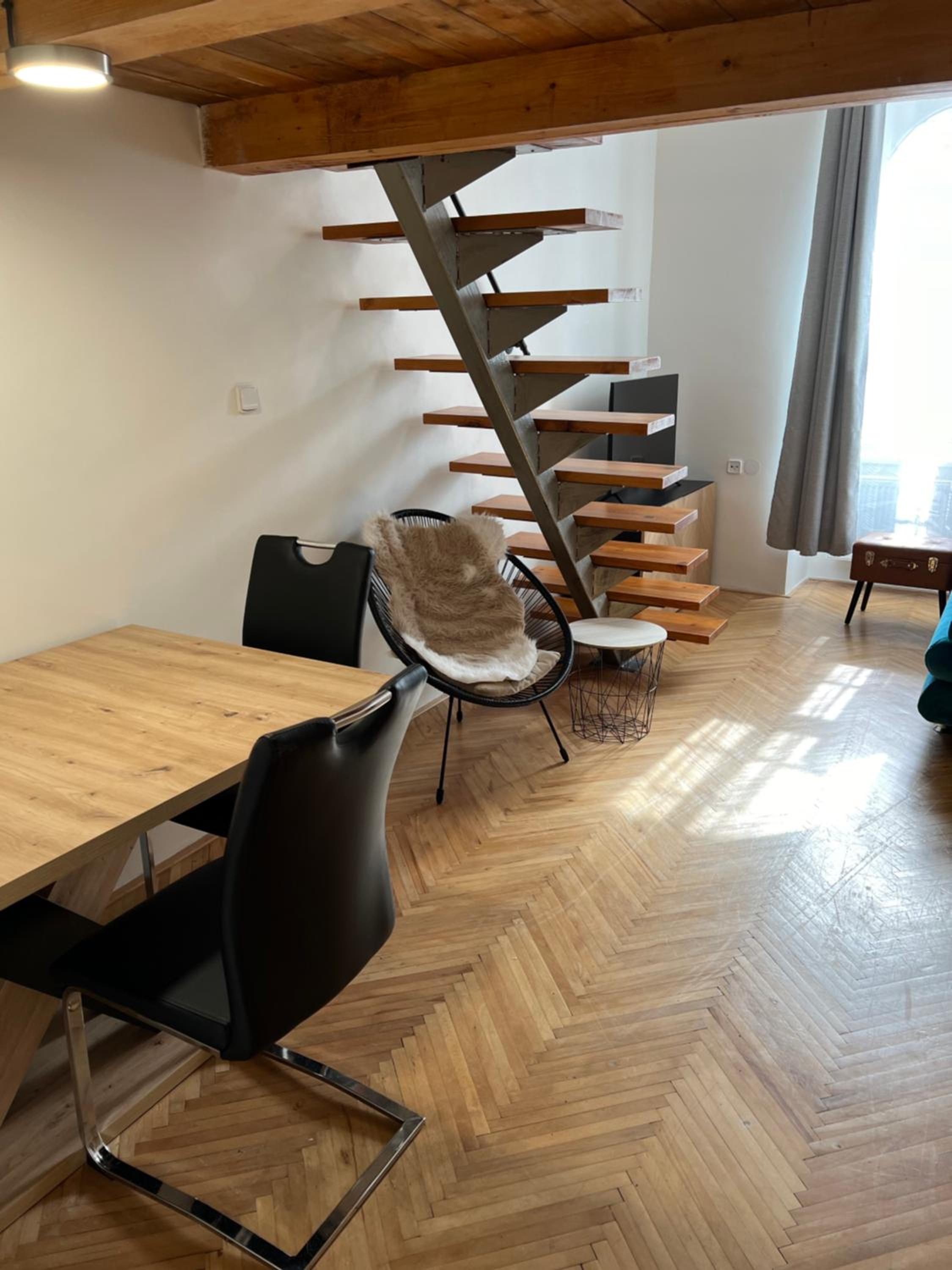 Apartment plus parking