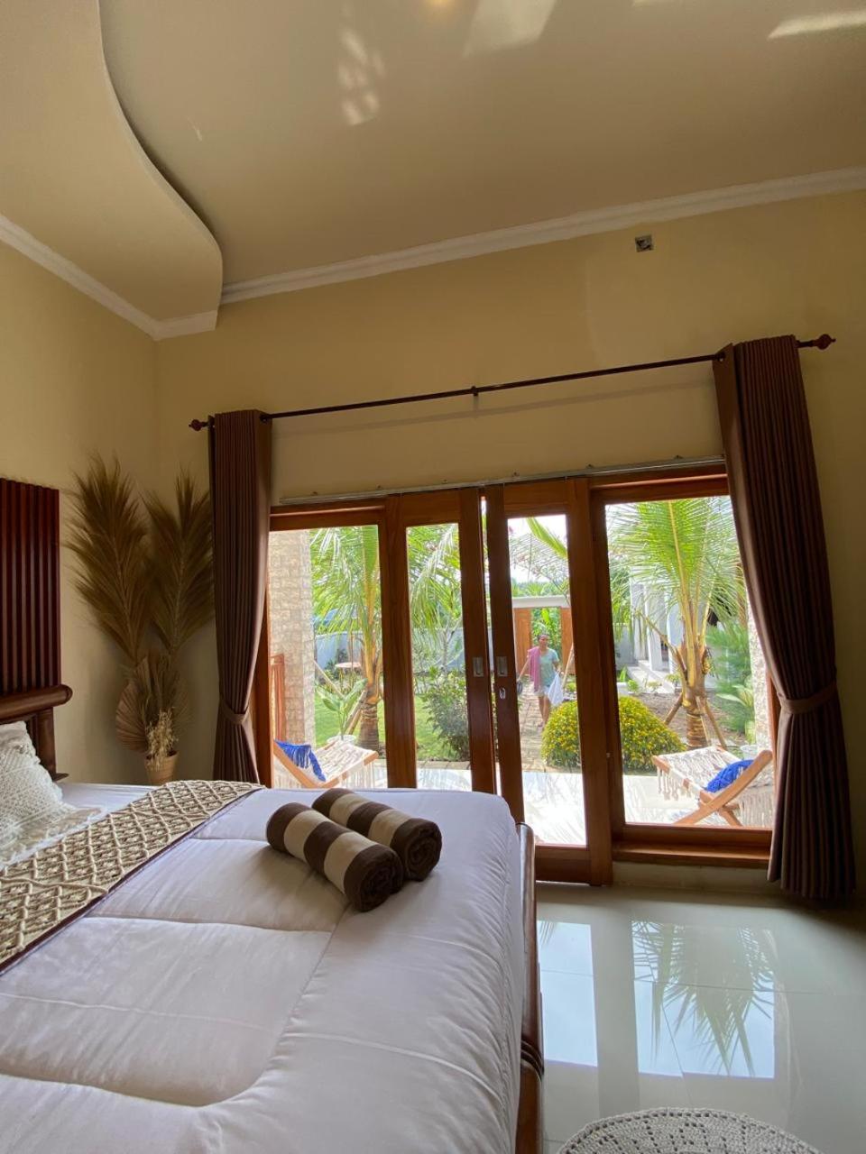 Sumbul View Surfcamp