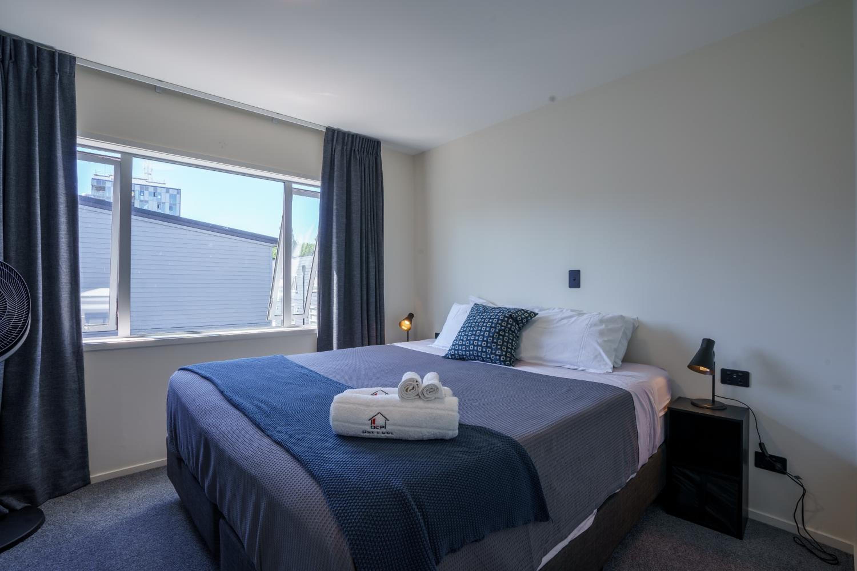 Auckland City Escape Modern Home with Spa Pool view 4