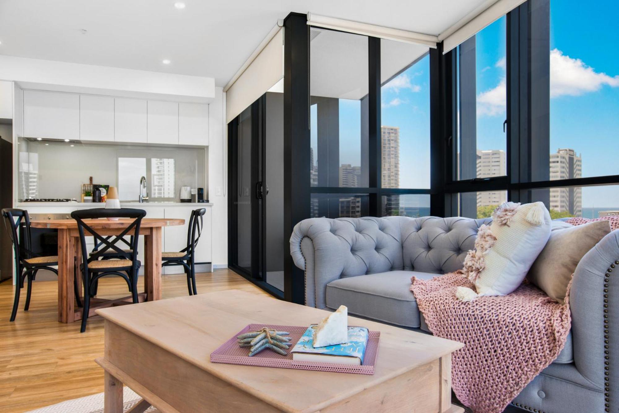 Surfers Paradise 1-Bed with Pool Sauna Gym & BBQ