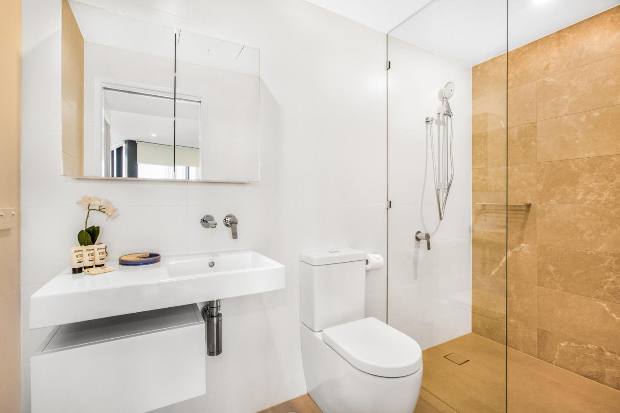 Surfers Paradise 1-Bed with Pool Sauna Gym & BBQ