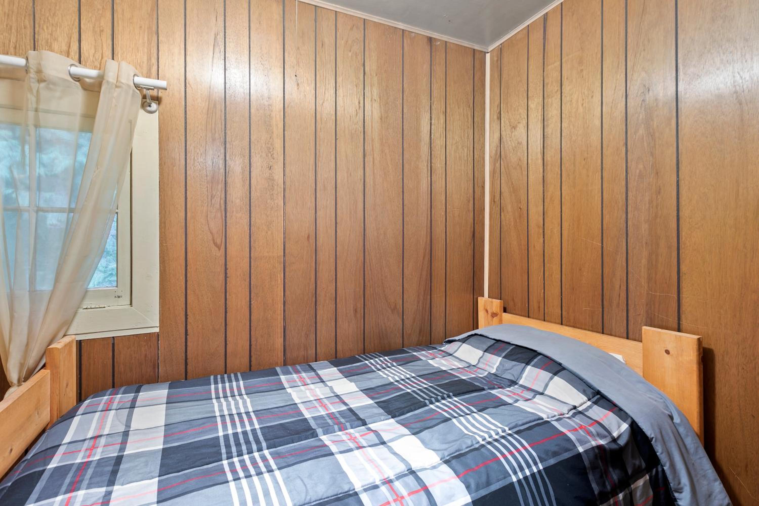 Family Cabin at Rainier Lodge -0.4 m from entrance view 4