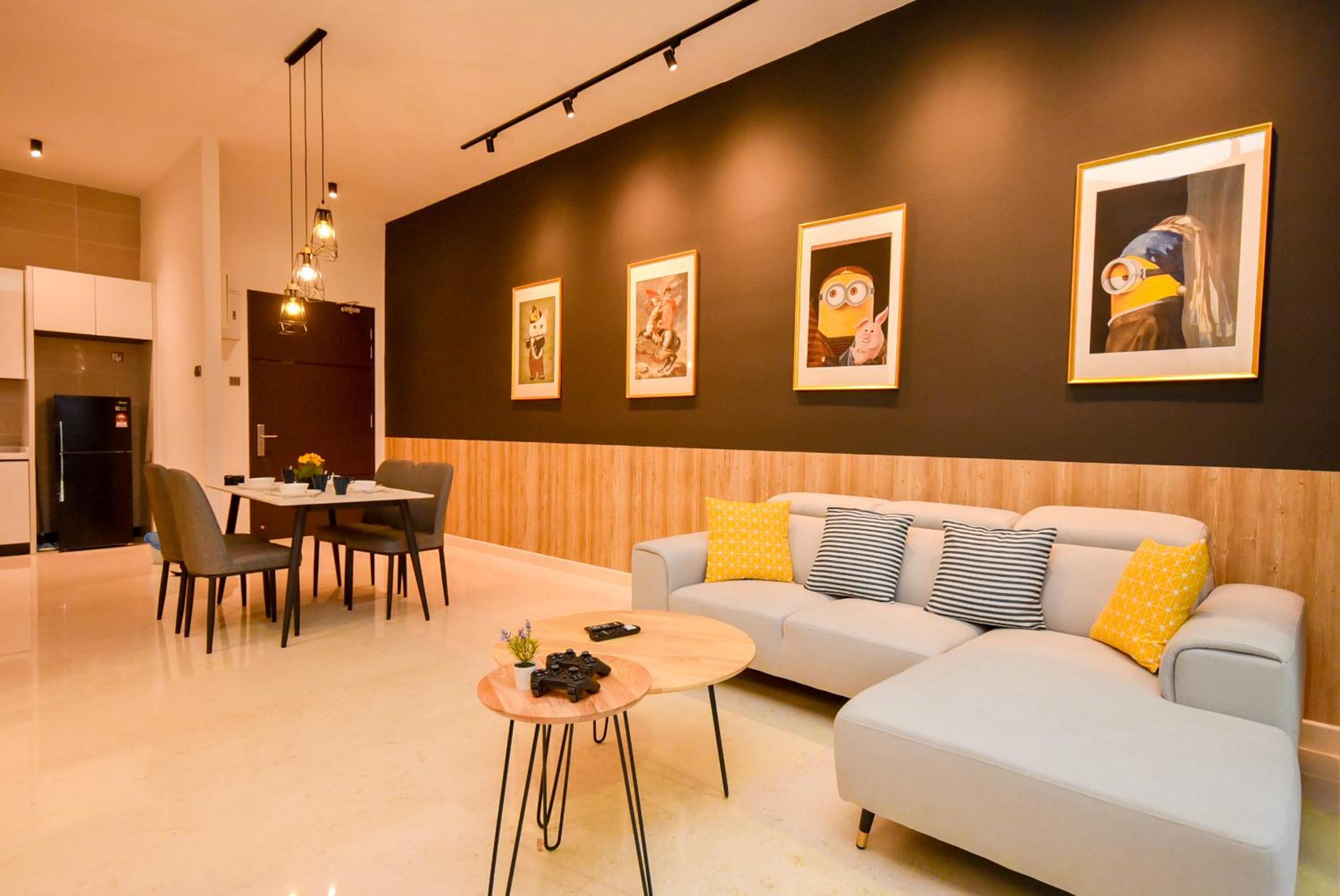 Tritower Residence by Nest Home【Walking Distance to CIQ】
