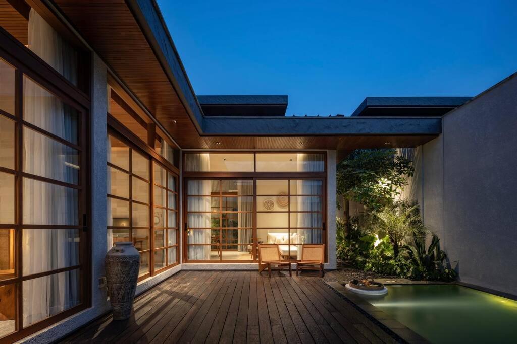 Casa Sachi & Casa Halona view 2