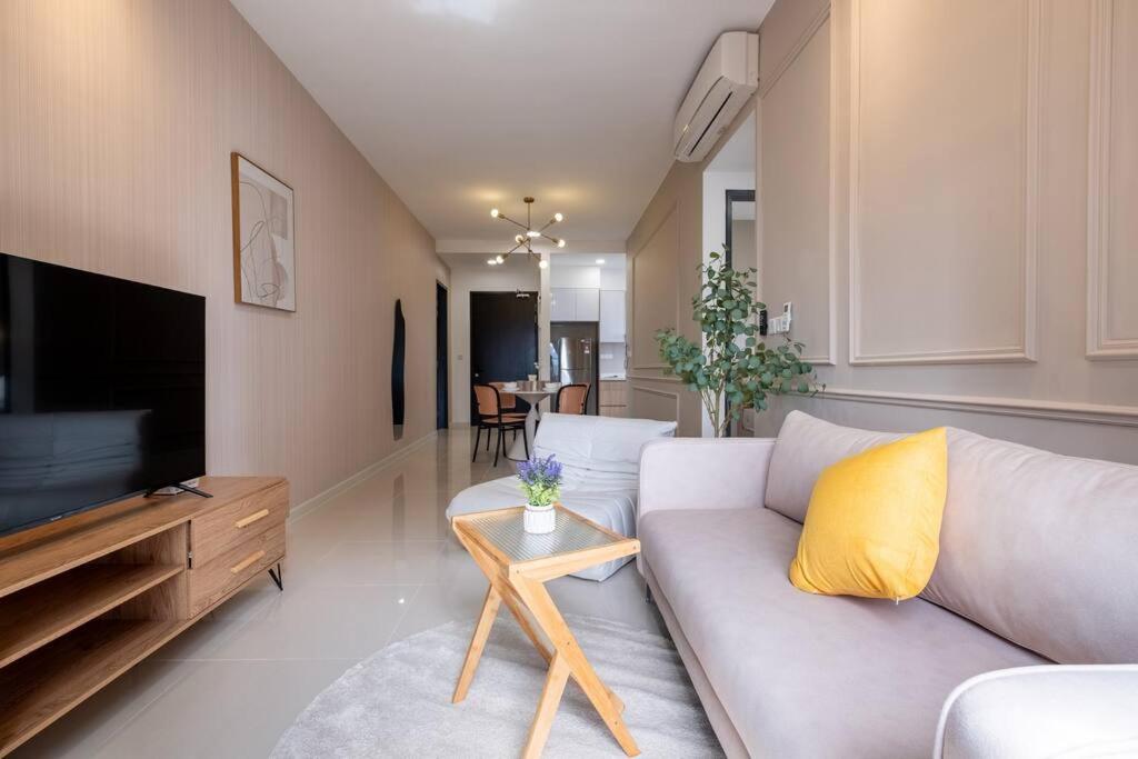 City Lights SweetHome@Sunway Velocity Two 3BR2Bath