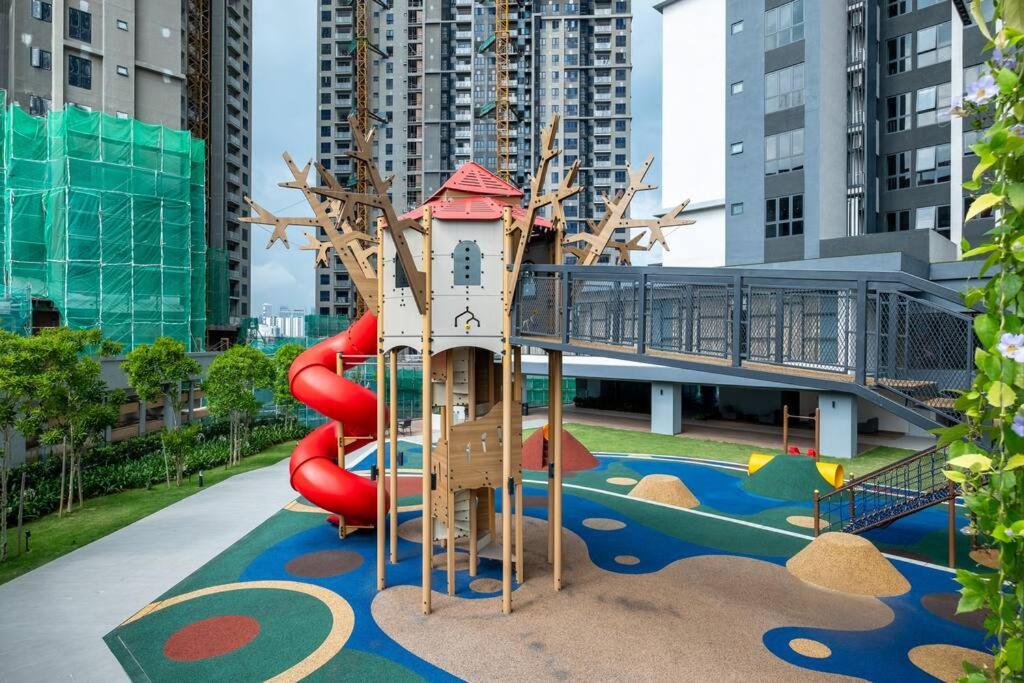 City Lights SweetHome@Sunway Velocity Two 3BR2Bath
