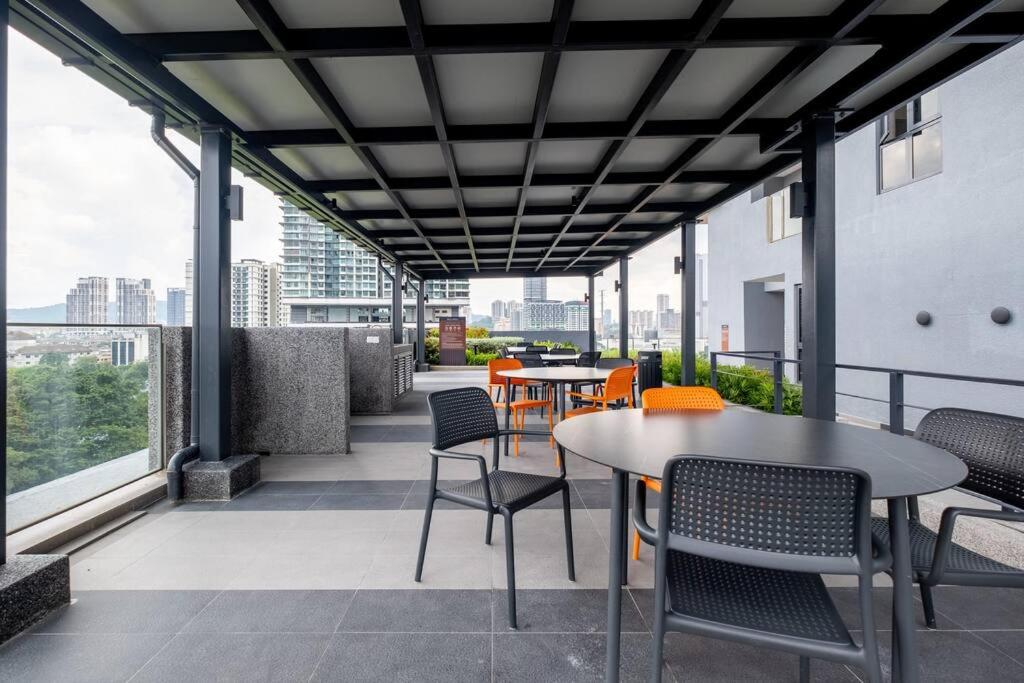 City Lights SweetHome@Sunway Velocity Two 3BR2Bath
