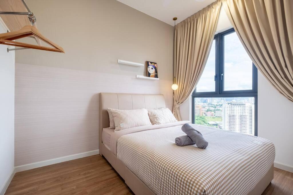 City Lights SweetHome@Sunway Velocity Two 3BR2Bath