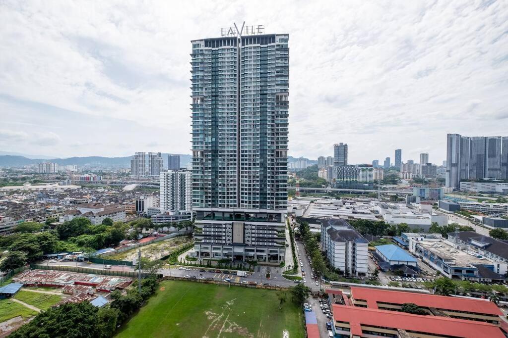 City Lights SweetHome@Sunway Velocity Two 3BR2Bath
