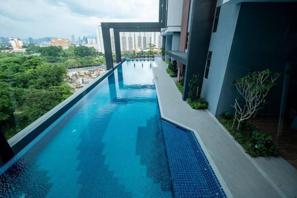 City Lights SweetHome@Sunway Velocity Two 3BR2Bath