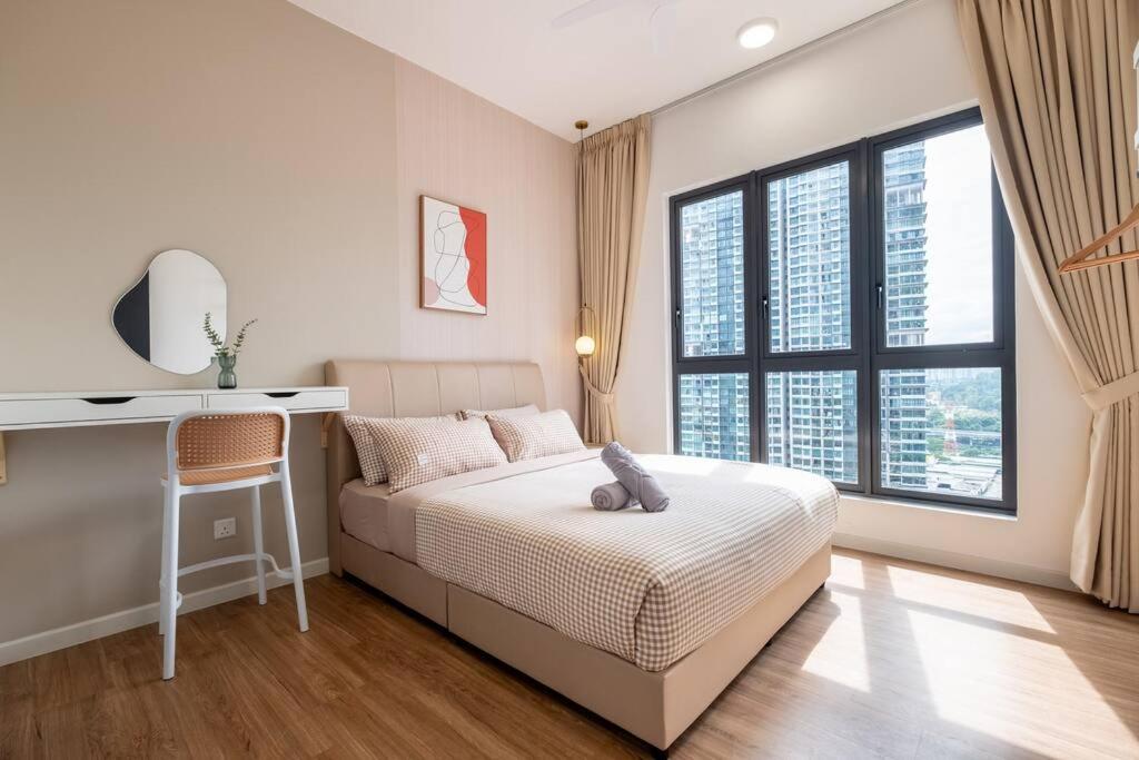 City Lights SweetHome@Sunway Velocity Two 3BR2Bath