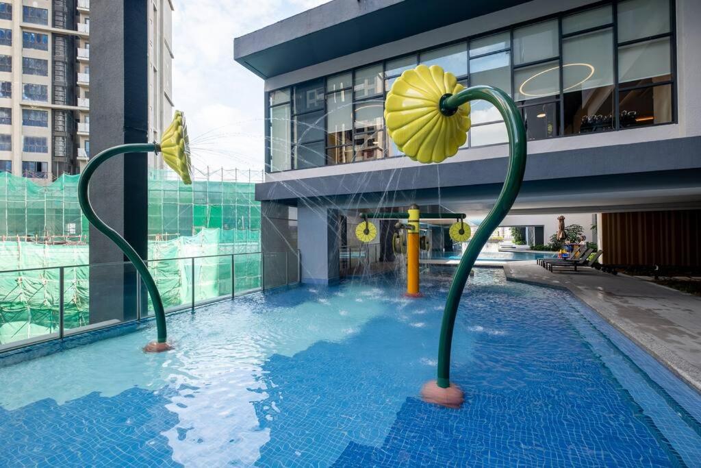 City Lights SweetHome@Sunway Velocity Two 3BR2Bath