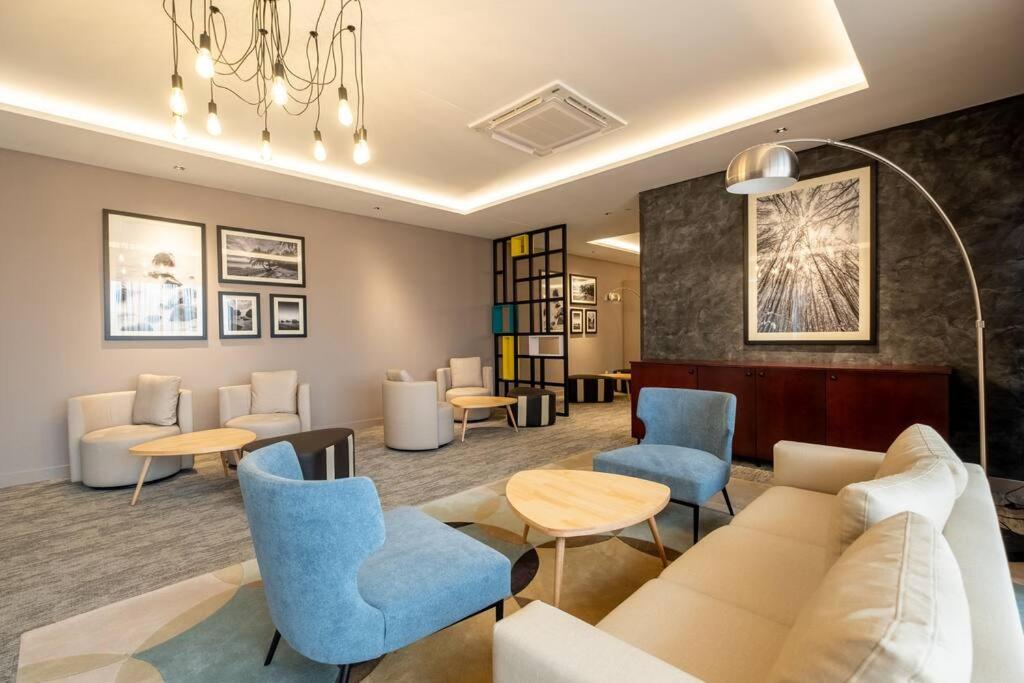 City Lights SweetHome@Sunway Velocity Two 3BR2Bath