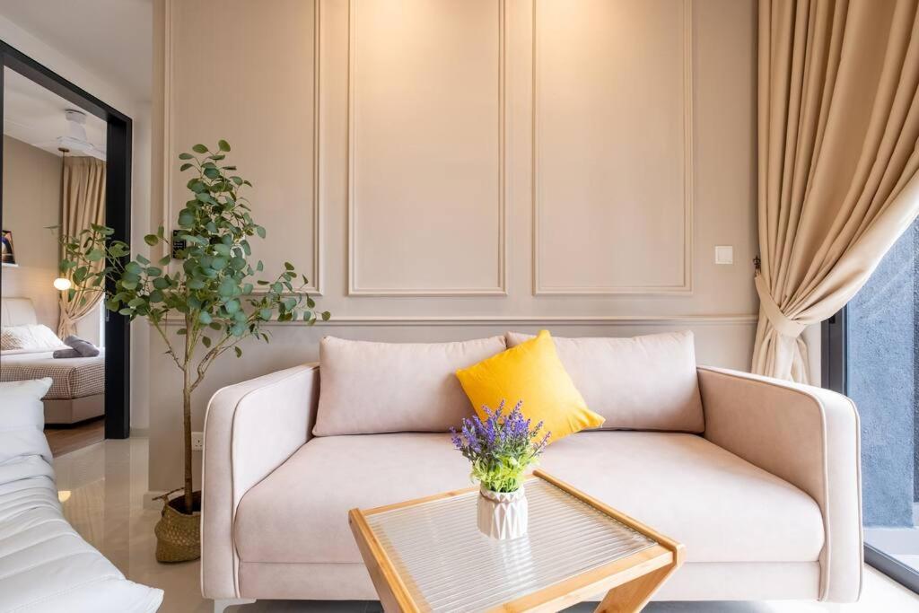 City Lights SweetHome@Sunway Velocity Two 3BR2Bath