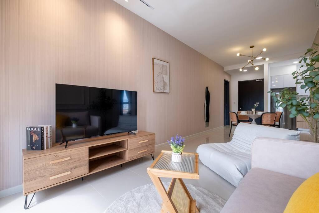 City Lights SweetHome@Sunway Velocity Two 3BR2Bath