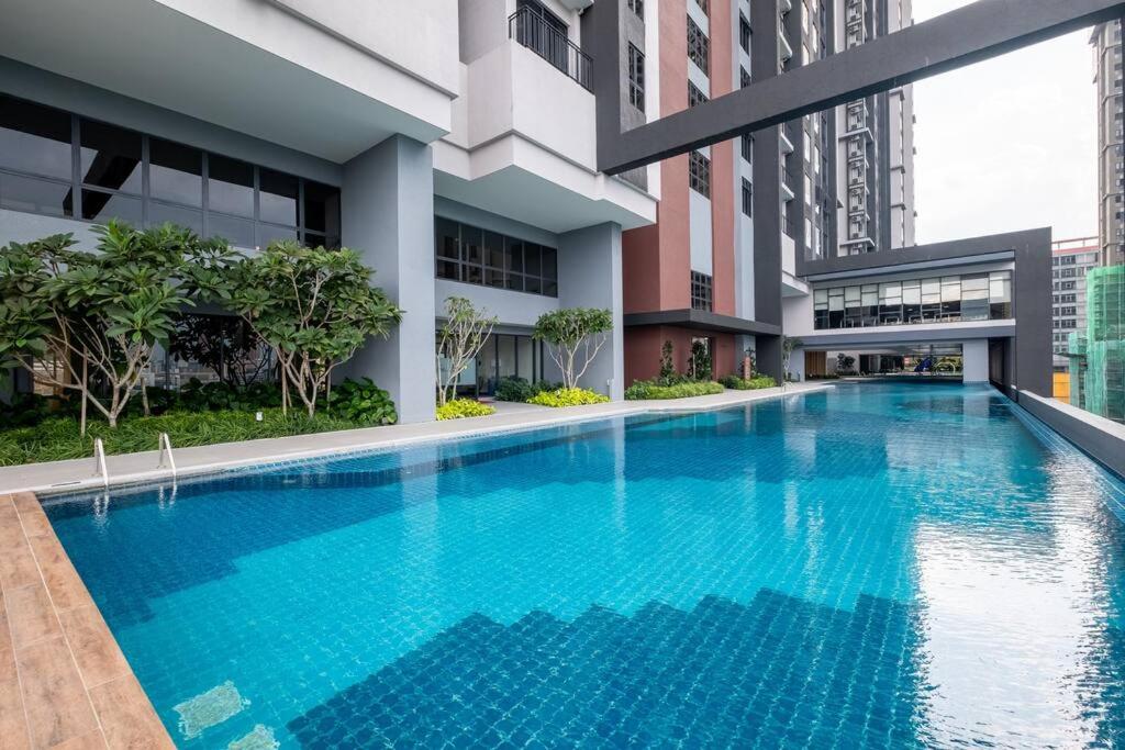City Lights SweetHome@Sunway Velocity Two 3BR2Bath
