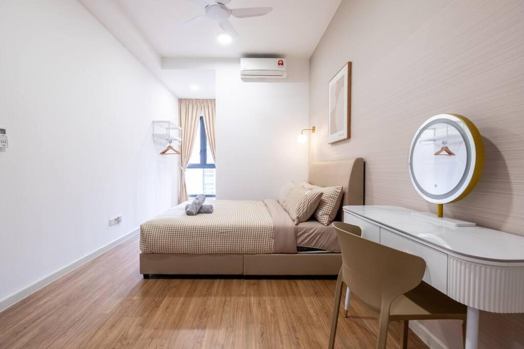 City Lights SweetHome@Sunway Velocity Two 3BR2Bath